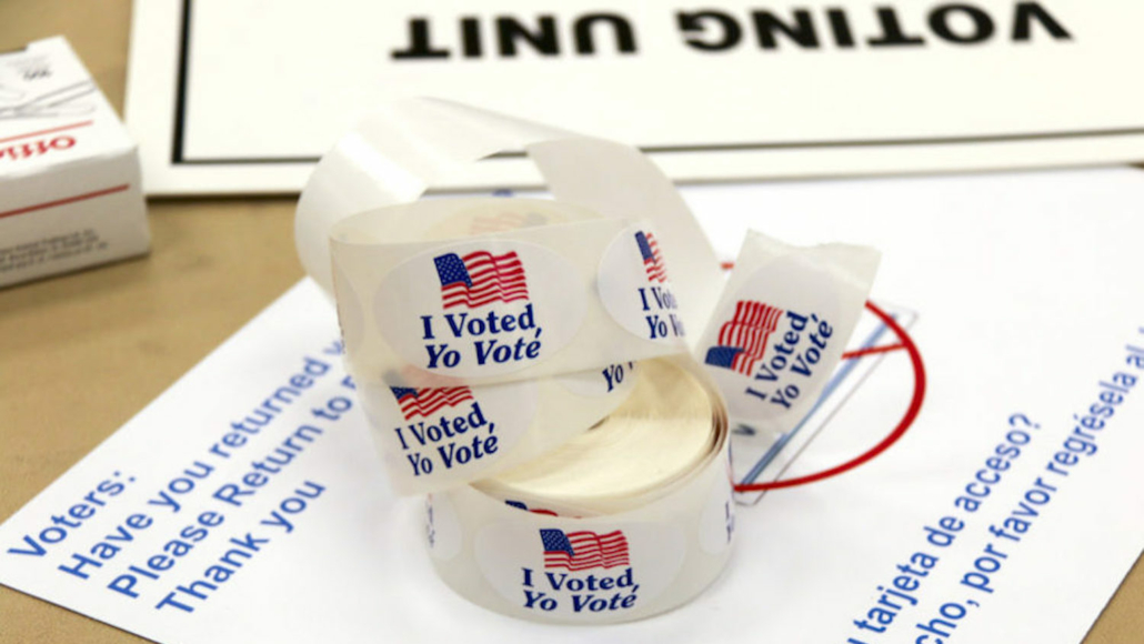 This is an image of "I voted"/ "Yo vote" stickers that are used at the polls for voters during an election.